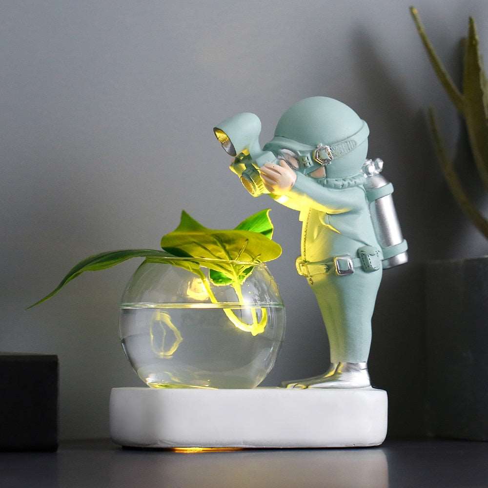 Astronaut Hydroponic Resin Decoration