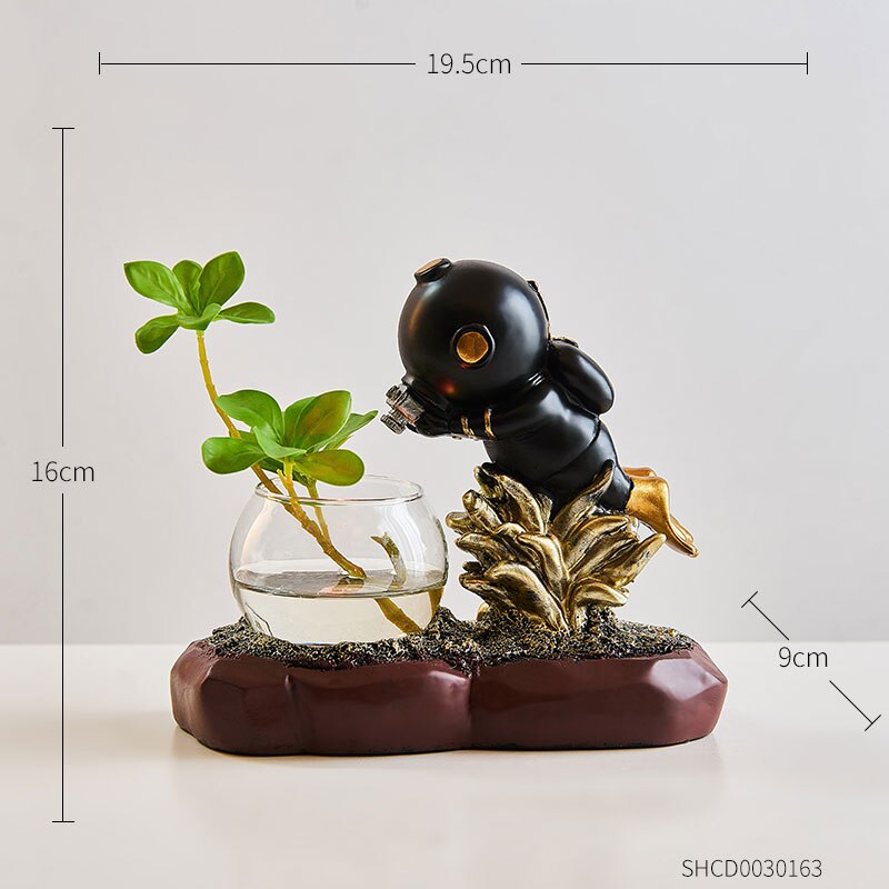 Astronaut Hydroponic Resin Decoration