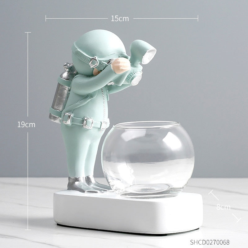 Astronaut Hydroponic Resin Decoration